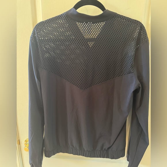 Z By Zella Ladies Large Black lightweight jacket with elastic waist & cuffs. EUC - Picture 2 of 7